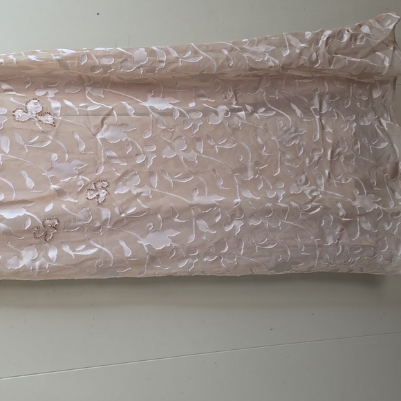 Elegant Cream Sleeveless Dress Patra 6 - Picture 3 of 12